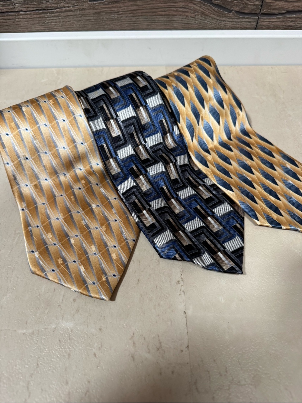 Men's Patterned Silk Ties in Gold and Blue - Classic Business Style